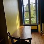 Le Jardin Aux Camelias 永河畔拉罗什