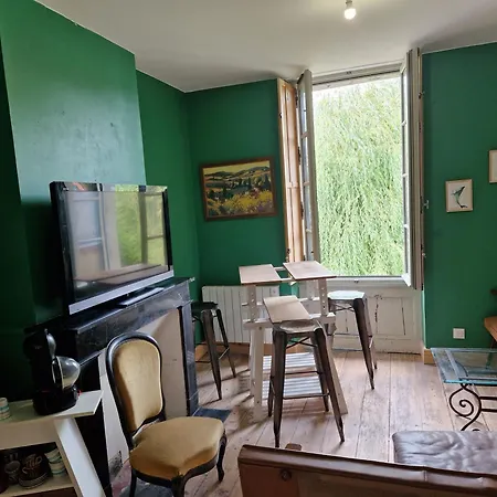 홈스테이 Le Jardin Aux Camelias